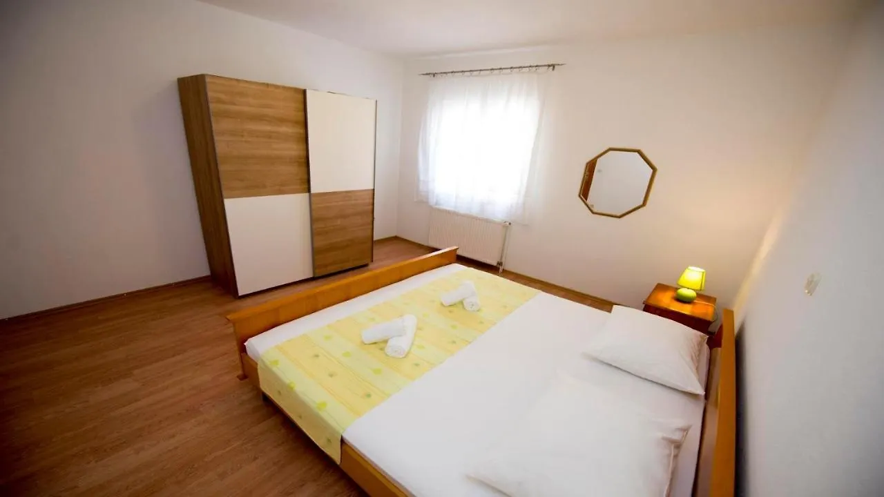 Guest house Apartments Meri Okrug Gornji